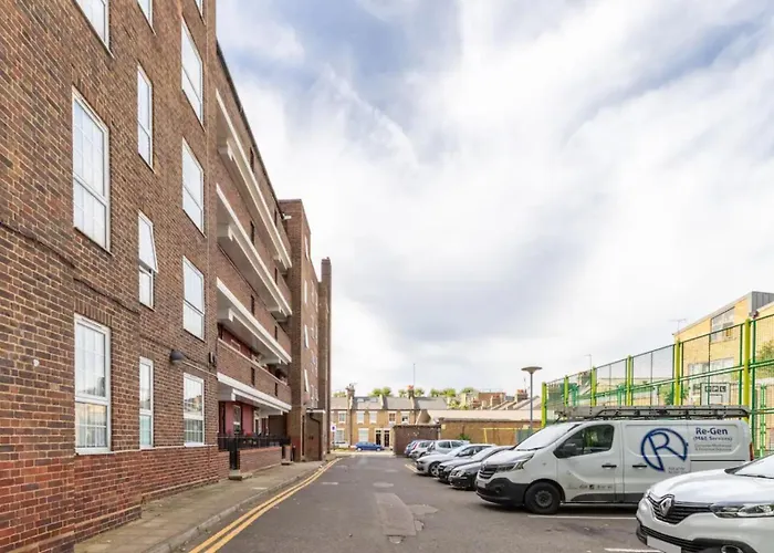 Stunning 1 Bed Flat In The Heart Of Greenwich
